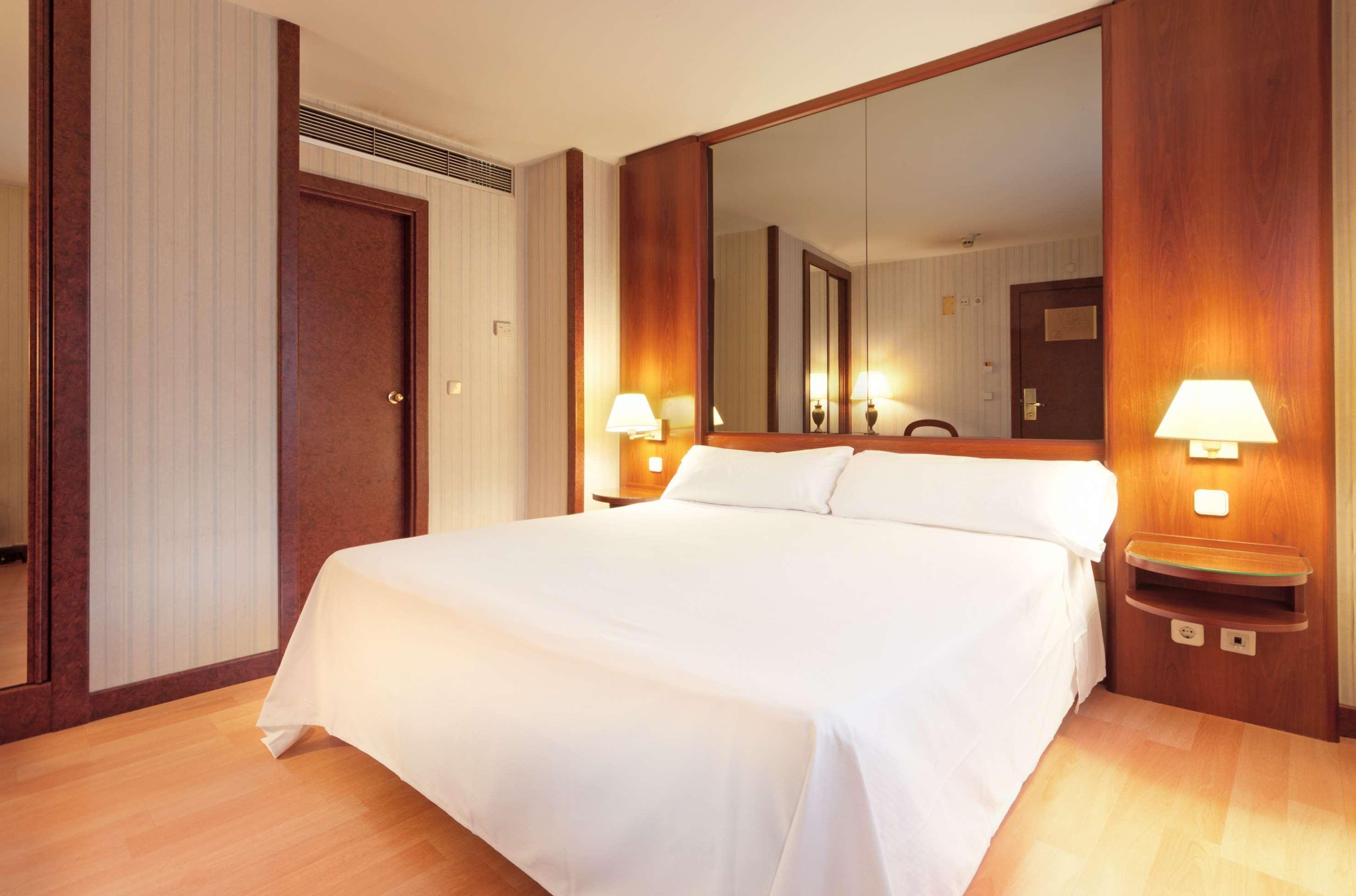 Hotel Madrid Leganes Affiliated By Melia Room photo